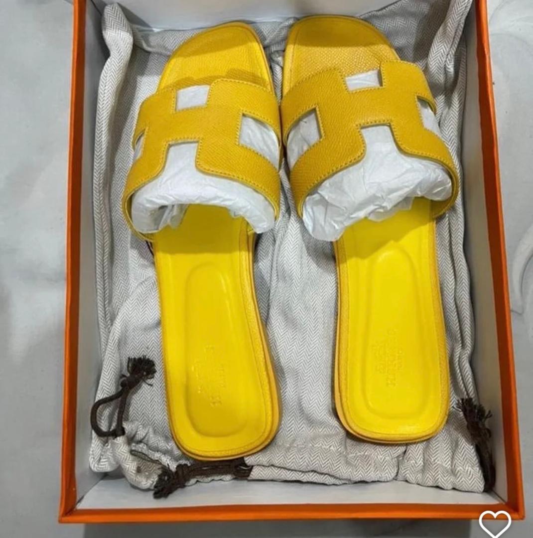 Yellow Hermes slide(close size)