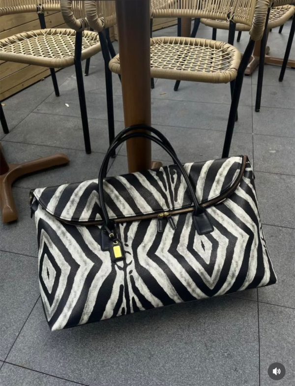 Safira Traveling Bag - Image 2